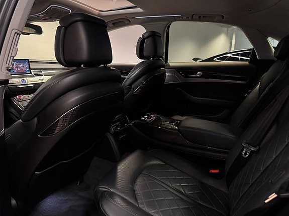 Audi S8 28 of 30