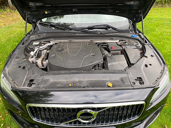 Volvo V90 Cross Country 7 of 13