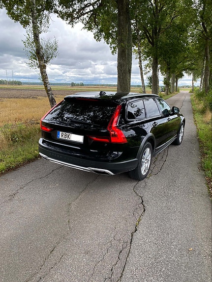 Volvo V90 Cross Country 4 of 13