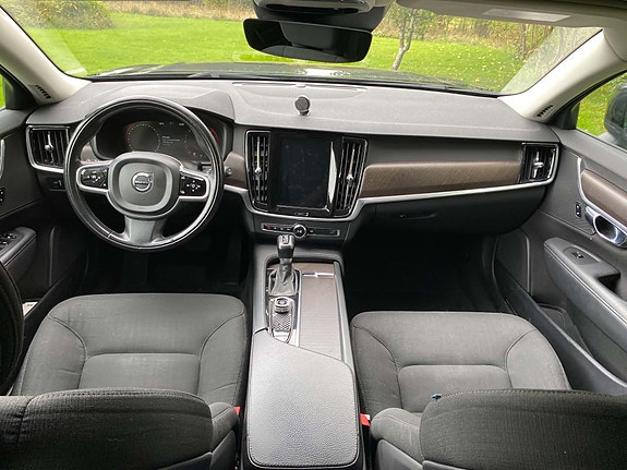 Volvo V90 Cross Country 11 of 13