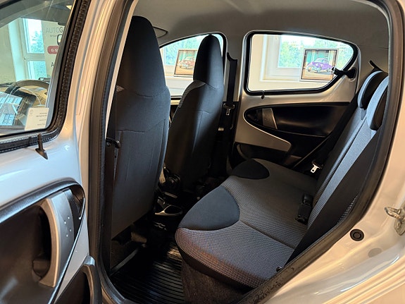 Toyota Aygo 18 of 30