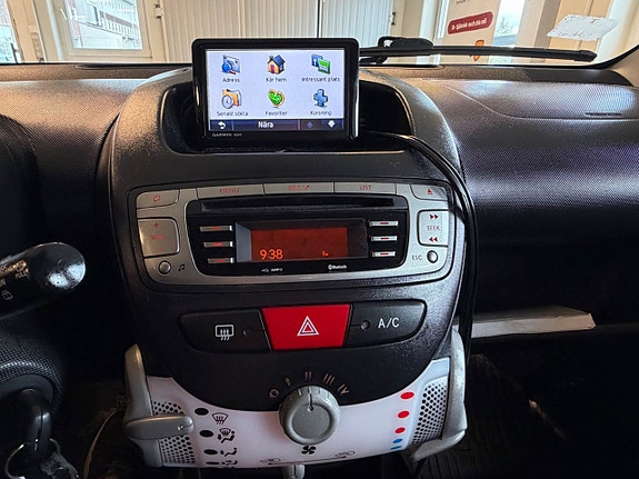 Toyota Aygo 27 of 30