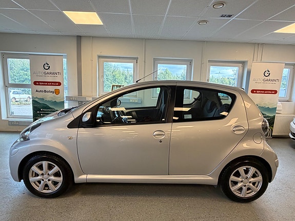 Toyota Aygo 6 of 30