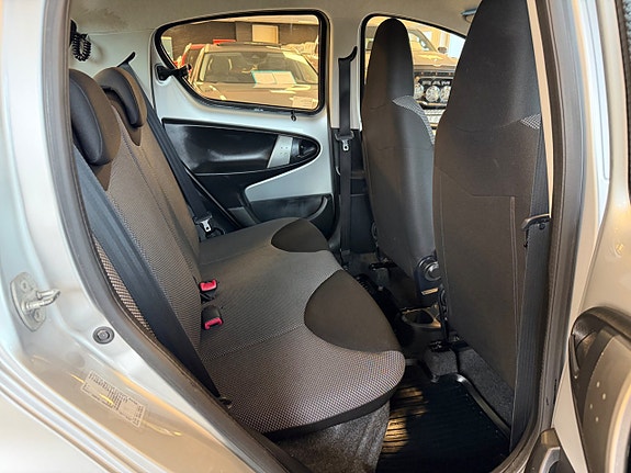 Toyota Aygo 21 of 30