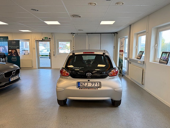 Toyota Aygo 8 of 30