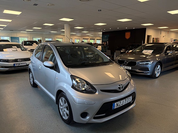 Toyota Aygo 3 of 30