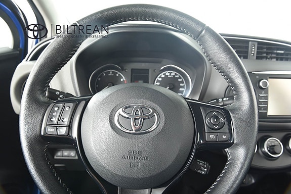 Toyota Yaris 8 of 17