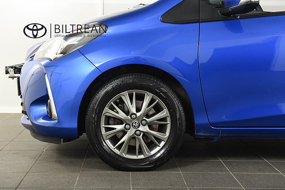 Toyota Yaris 15 of 17
