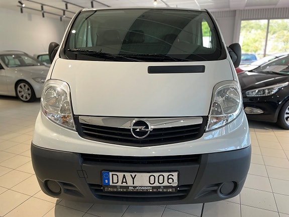Opel Vivaro 2 of 16