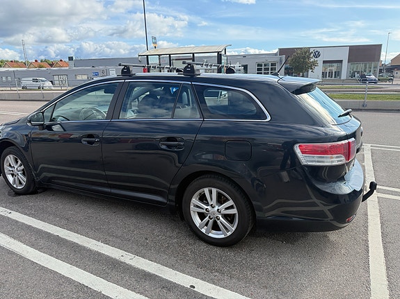 Toyota Avensis 4 of 19