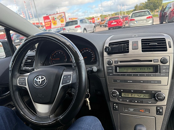 Toyota Avensis 12 of 19