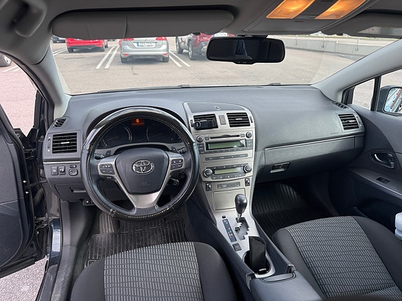 Toyota Avensis 8 of 19