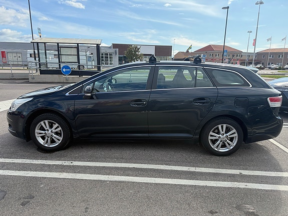 Toyota Avensis 3 of 19