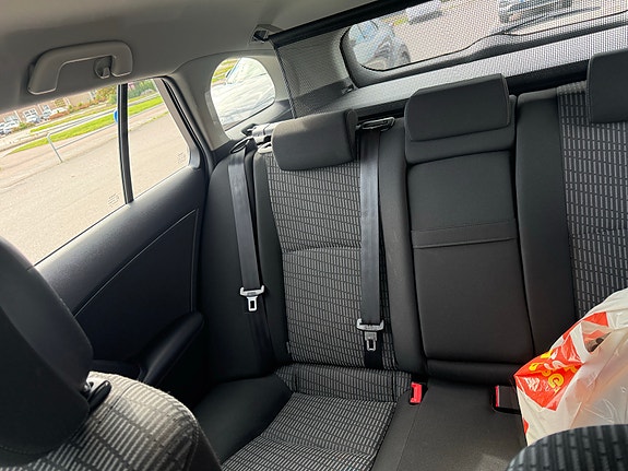 Toyota Avensis 16 of 19