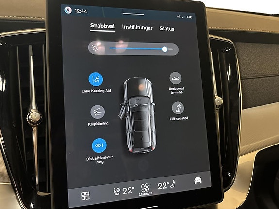 Volvo XC90 19 of 25