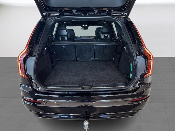 Volvo XC90 12 of 25