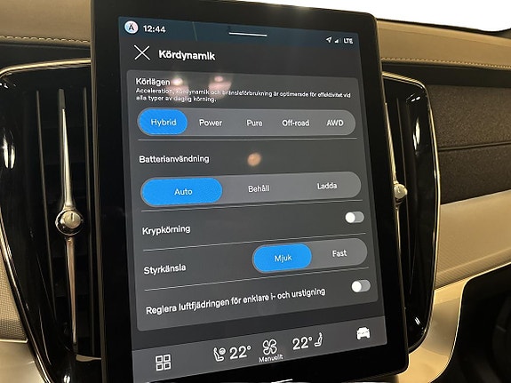 Volvo XC90 18 of 25