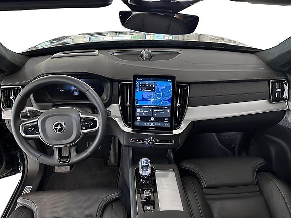 Volvo XC90 8 of 25