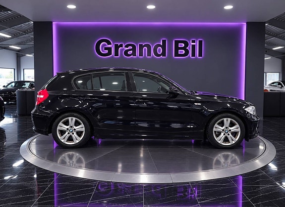 BMW 116d 3 of 12