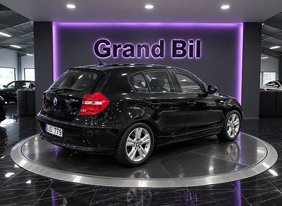 BMW 116d 4 of 12