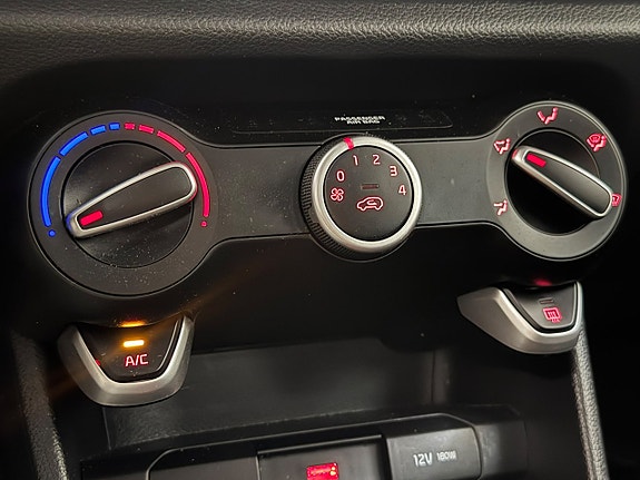 Kia Picanto 18 of 26