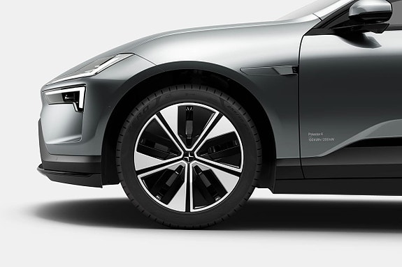 Polestar 4 7 of 13