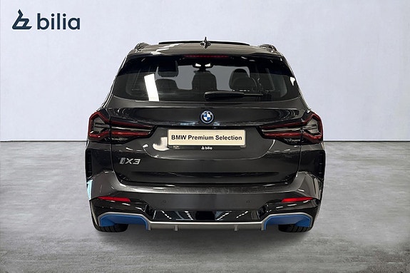 BMW iX3 4 of 19