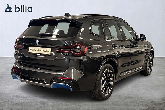 BMW iX3 16 of 19