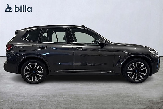 BMW iX3 15 of 19