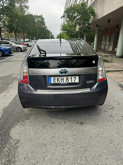 Toyota Prius Plug-in Hybrid 10 of 10