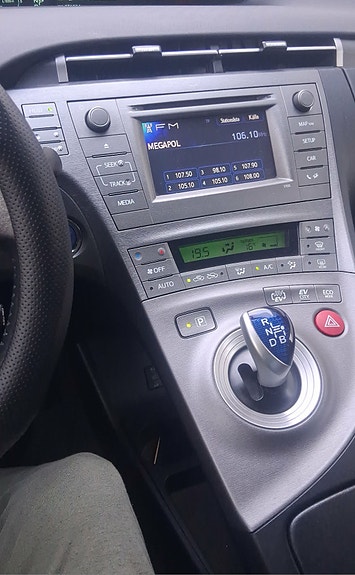 Toyota Prius Plug-in Hybrid 8 of 10