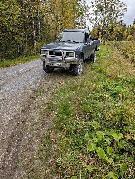 Isuzu 4 of 6