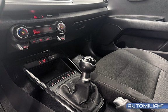 Kia Rio 11 of 18