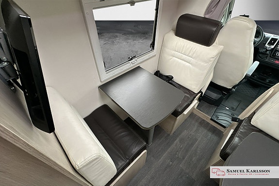 Chausson C 656 Flash |6 bäddar | 6 Bältad | AC | B-kort | 150 HK | 12 of 23