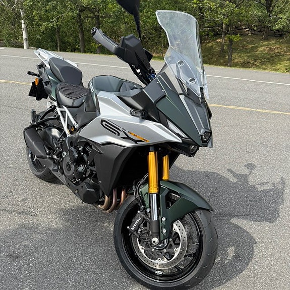 Suzuki GSX-S1000GX 2 of 5