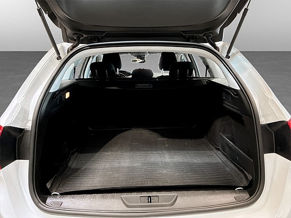 Peugeot 308 SW 15 of 15