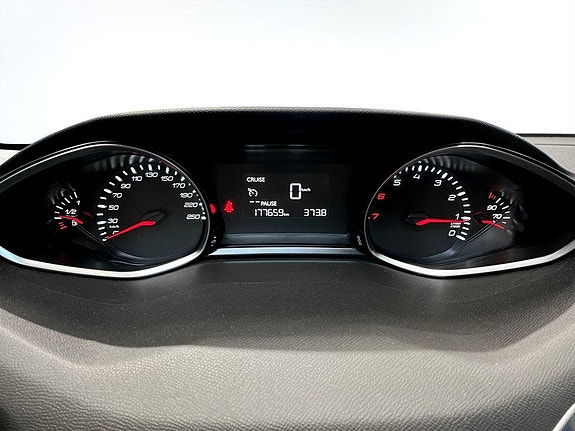 Peugeot 308 SW 8 of 15