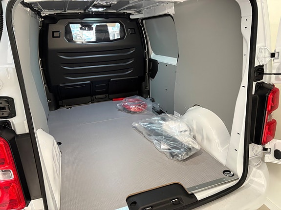 Peugeot e-Expert 5 of 12