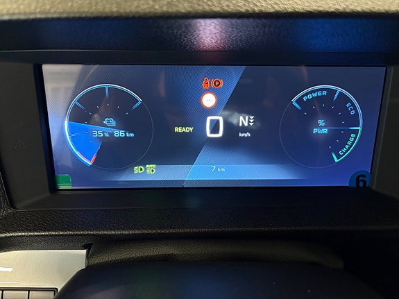 Peugeot e-Expert 9 of 12