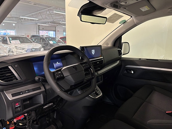 Peugeot e-Expert 7 of 12