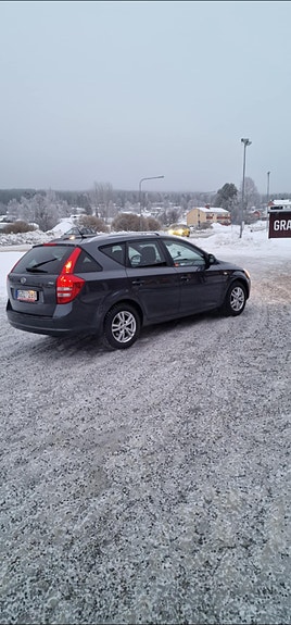 Kia Ceed 2 of 2