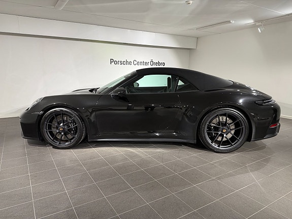 Porsche 911 Carrera 4 GTS 3 of 16