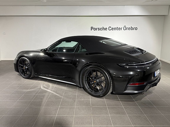 Porsche 911 Carrera 4 GTS 2 of 16