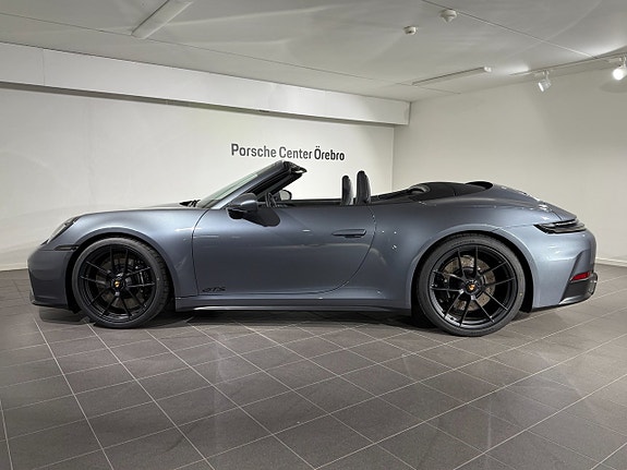 Porsche 911 Carrera 4 GTS 5 of 18
