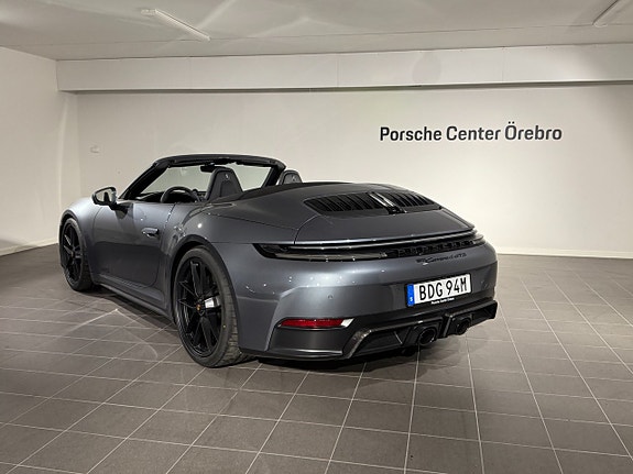 Porsche 911 Carrera 4 GTS 11 of 18