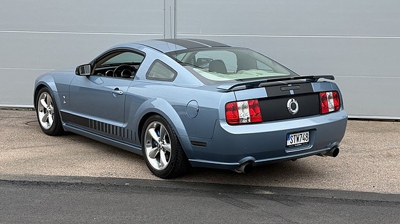 Ford Mustang 7 of 19