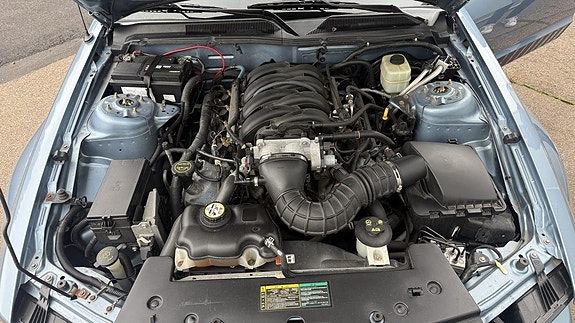 Ford Mustang 13 of 19