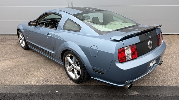 Ford Mustang 8 of 19
