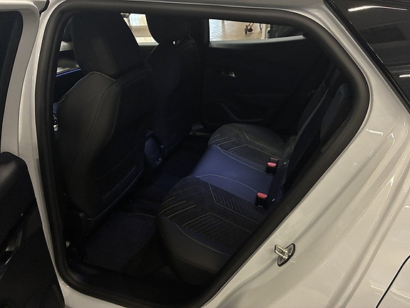 Peugeot 2008 9 of 19