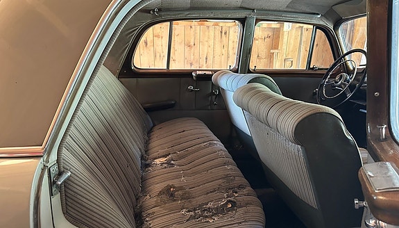 Mercedes-Benz 220 S 3 of 8
